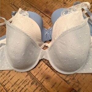 Wacoal Lace Bra in Blue and White